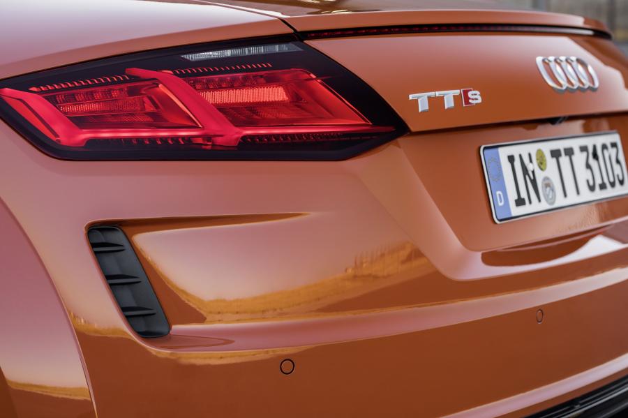 Детали экстерьера Audi TTS Coupe (8S) 2018 года  (WW) (фото 241 из 254)